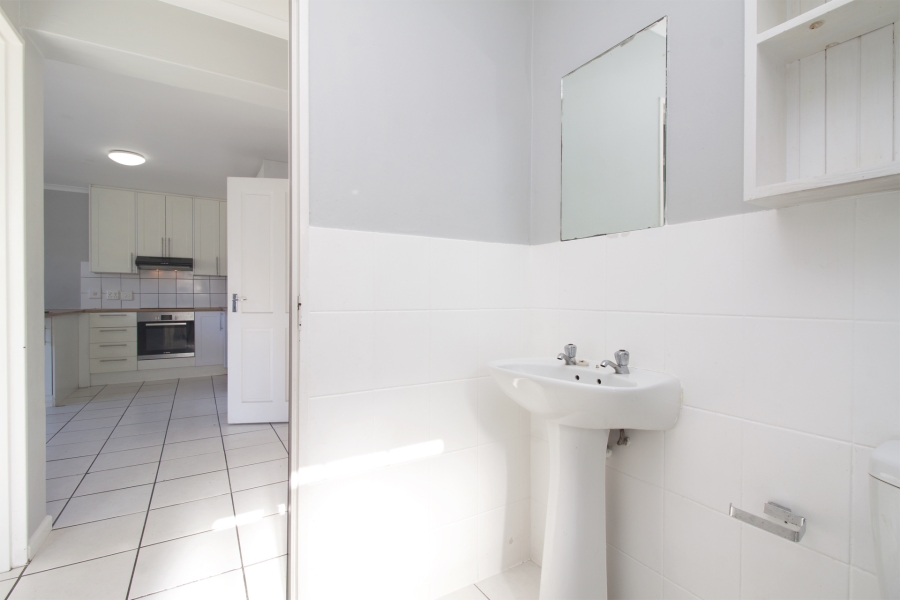 2 Bedroom Property for Sale in Sunnydale Western Cape